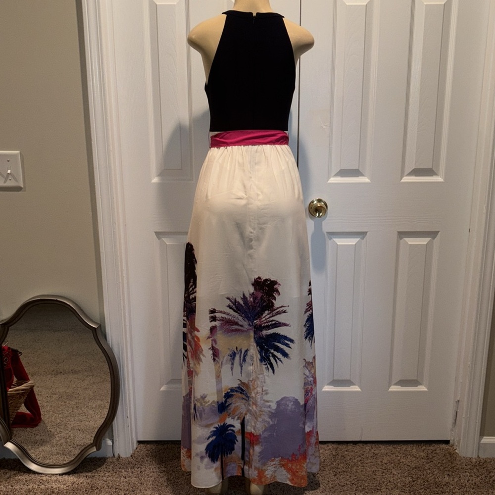 Vince Camuto- Halter Neck Maxi Dress Sleeveless size 6 - Picture 5 of 7